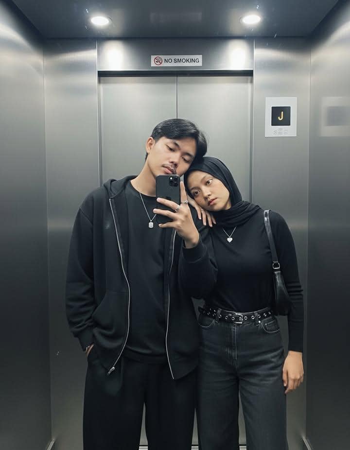 Elevator mirror selfie reference 2